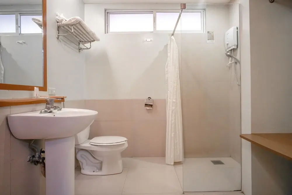OYO 579 Anisabel Suites