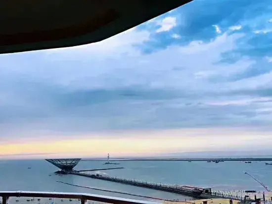 Xinsuihai Seaview Apartment (Yingkou Shanhai Square Vanke Shop)