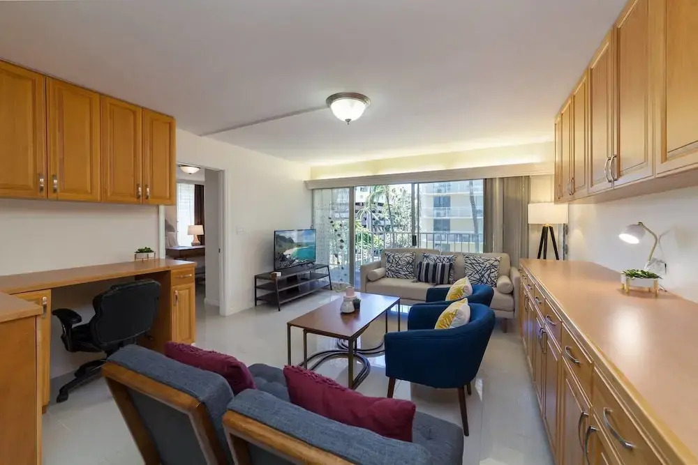 Huge 2br/2ba Mins Away From Waikiki Beach by Domio