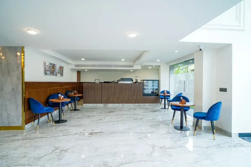 Saltstayz Basil - Near Golf Course Road & Extension Road