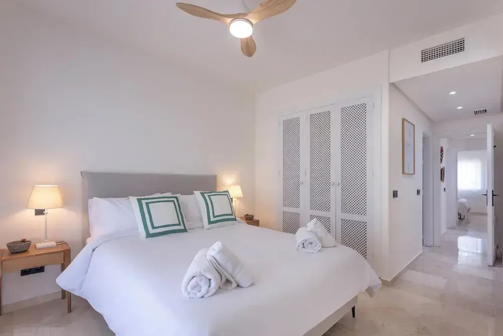 2 Bedroom, 2 Bathroom Penthouse Apartment