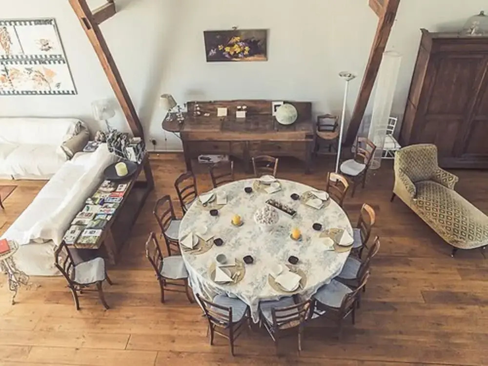 Gorgeous Manor With Private Heated Swimming Pool, in the Heart of an oak Forest