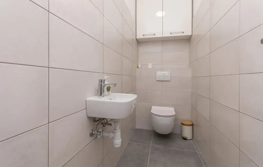 Nice Apartment in Sveti Filip i Jakov With Wifi, Heated Swimming Pool and 2 Bedrooms