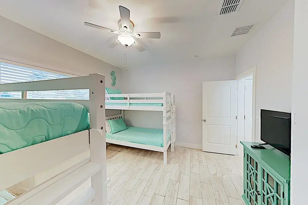 190 Mustang Royale Home by RedAwning