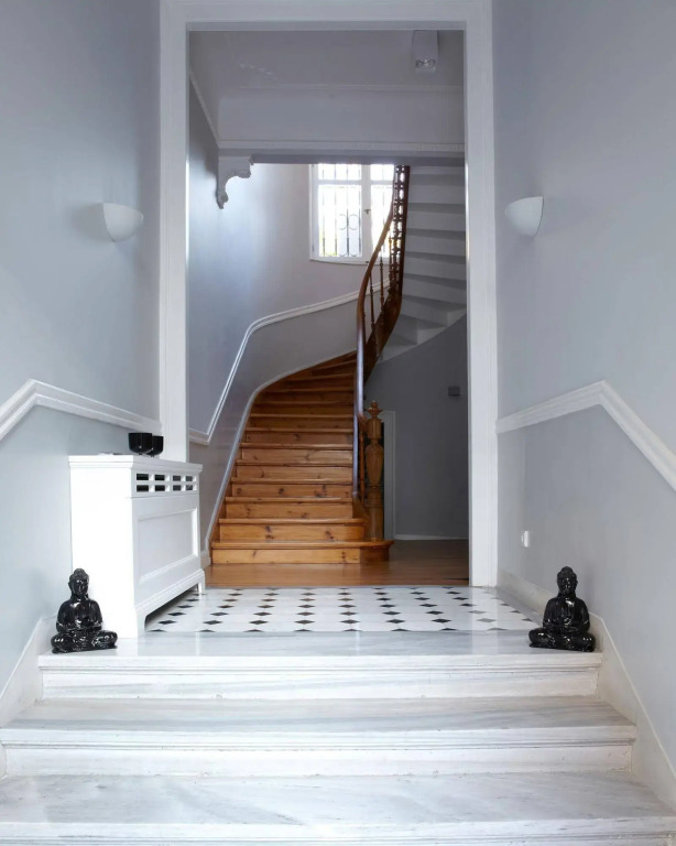 The White House in Plaka by JJ Hospitality