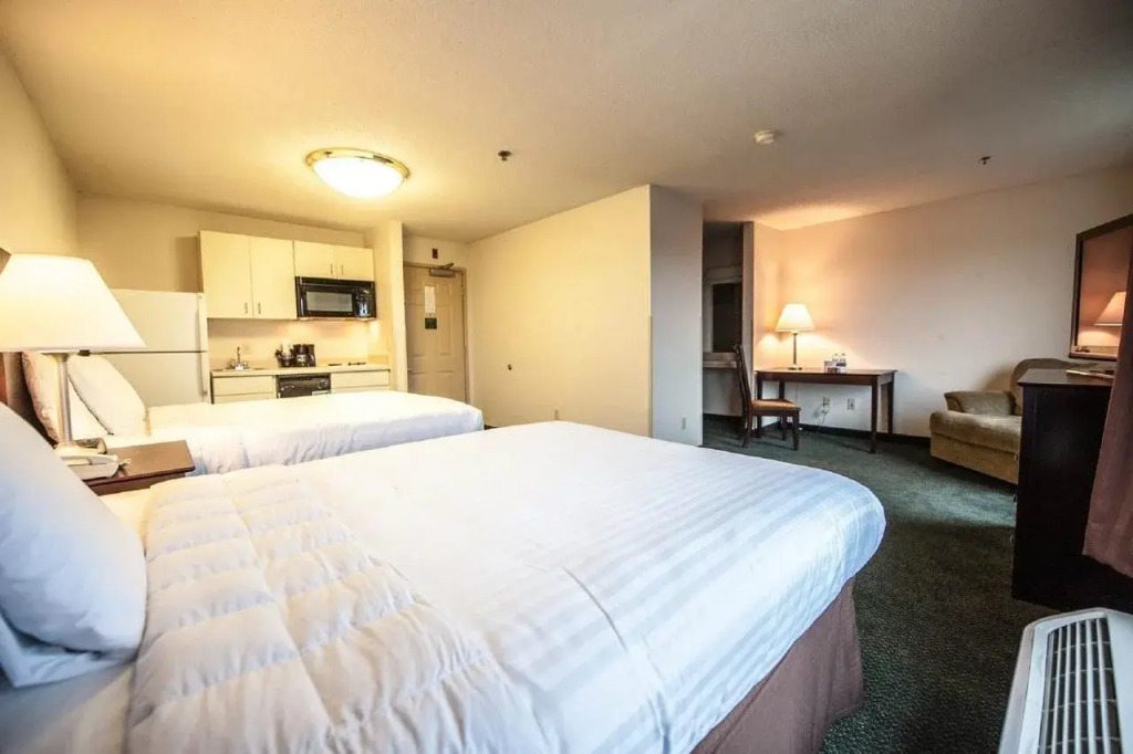 Greystone Inn & Suites