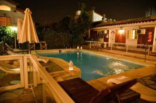 Bernies Bed & Breakfast , A 3 KILOMETROS DEL AEROP EZEIZA, VAN ,IN-OUT, FREE EZEIZA AIRPORT