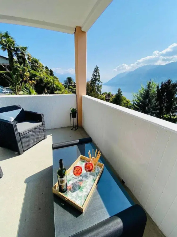Sunny Modern Apartment Lake View Relax