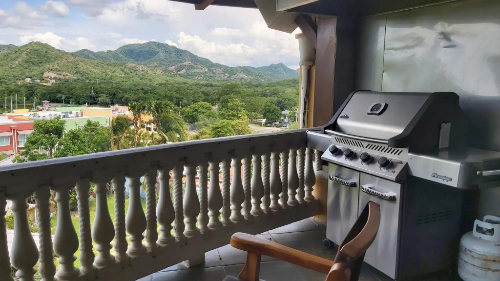 Playa Flamingo penthouse with pacific sunset views - Flamingo Rose Vista
