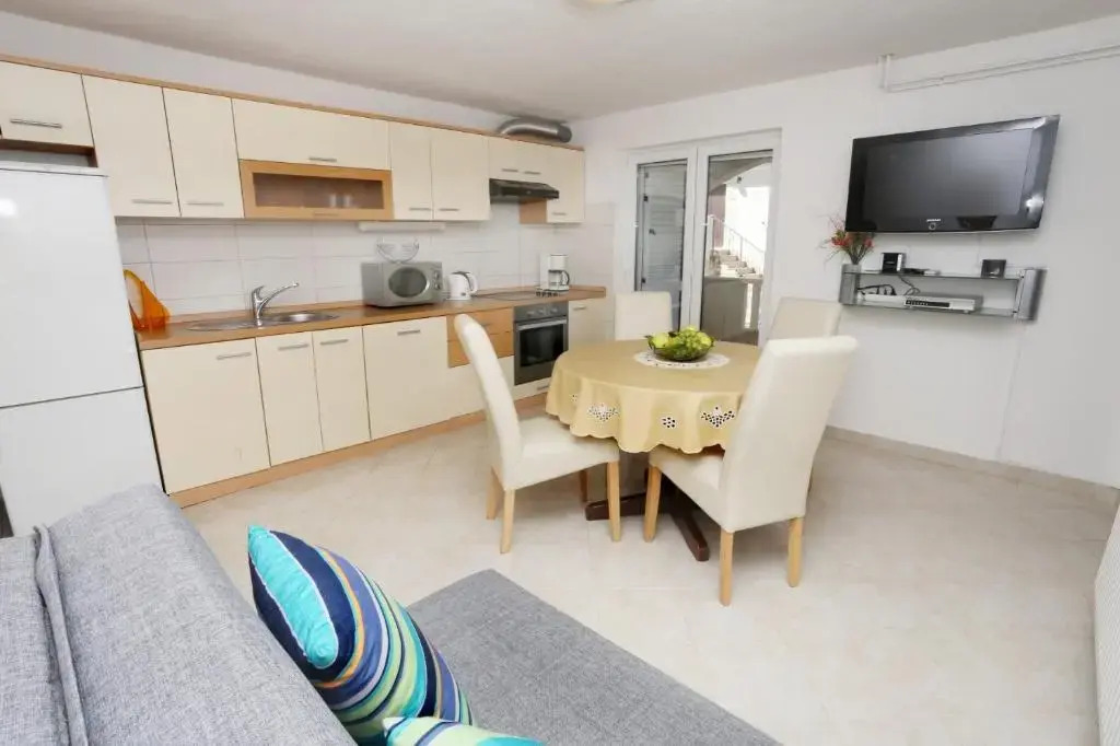 Apartments Davorka - 50m to the sea