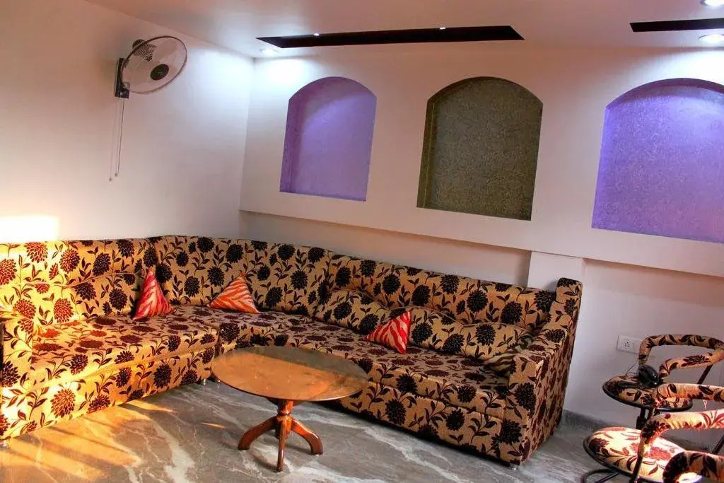 OYO 16216 Aanchal Residency