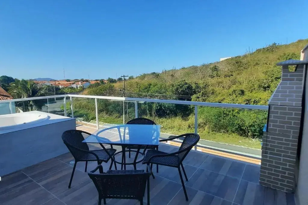 Excelente Casa na Praia do Peró com 1 quarto e 02 suítes