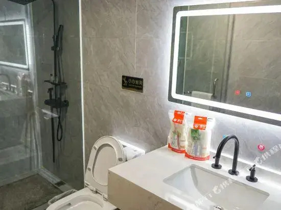 Chun Shang Hotel (Zhuhai Gongbei Port Pedestrian Street)