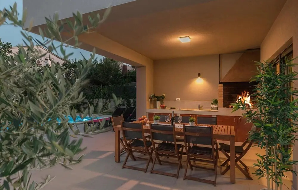Beautiful Home in Premantura With Wifi and 4 Bedrooms