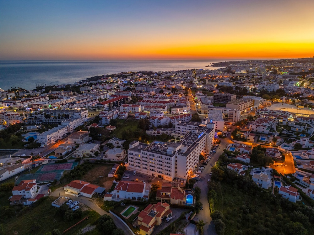 Villa Royal Sandals - com BBQ e piscina aquecível em Albufeira