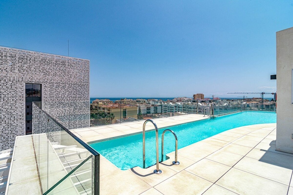 Inf26h- Comfortable and Spacious City Apartment