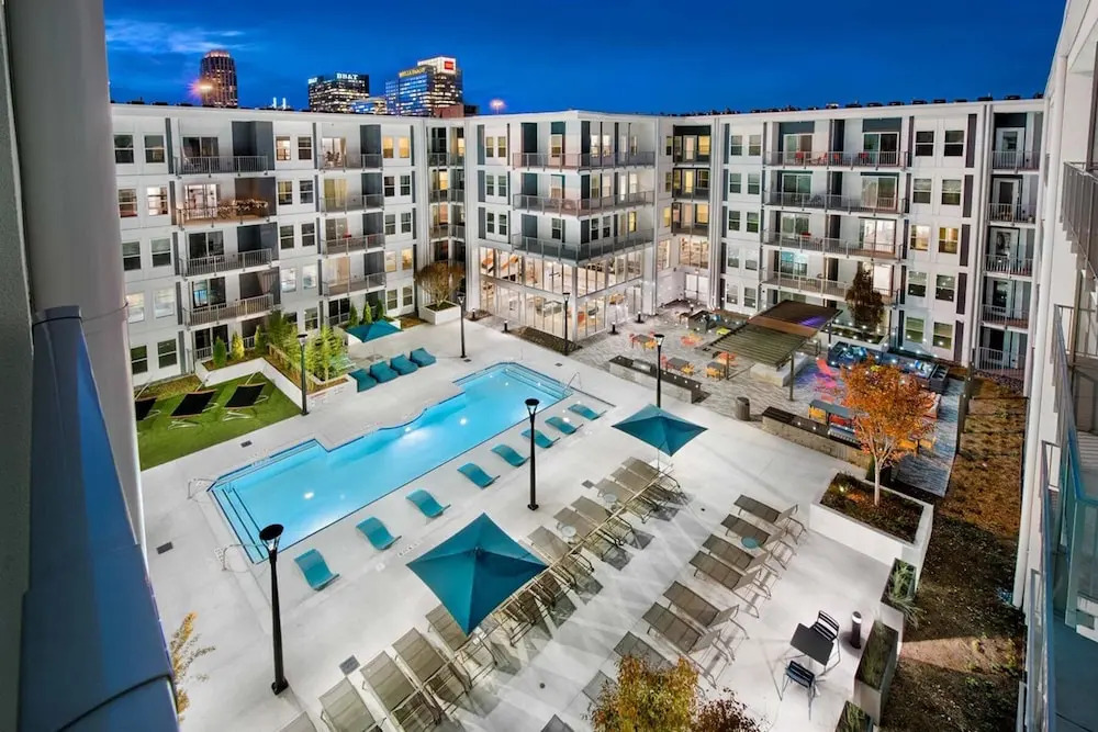 Spectacular Suite 1BR 1BA Apt I - Includes Bi-weekly Cleanings Linen Change