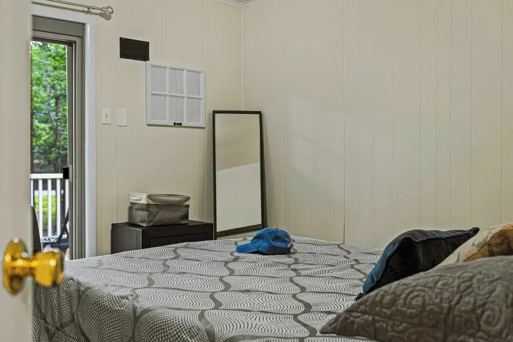Frolic on Fern by Avantstay Enclosed Deck w/ Forest Views, Bar