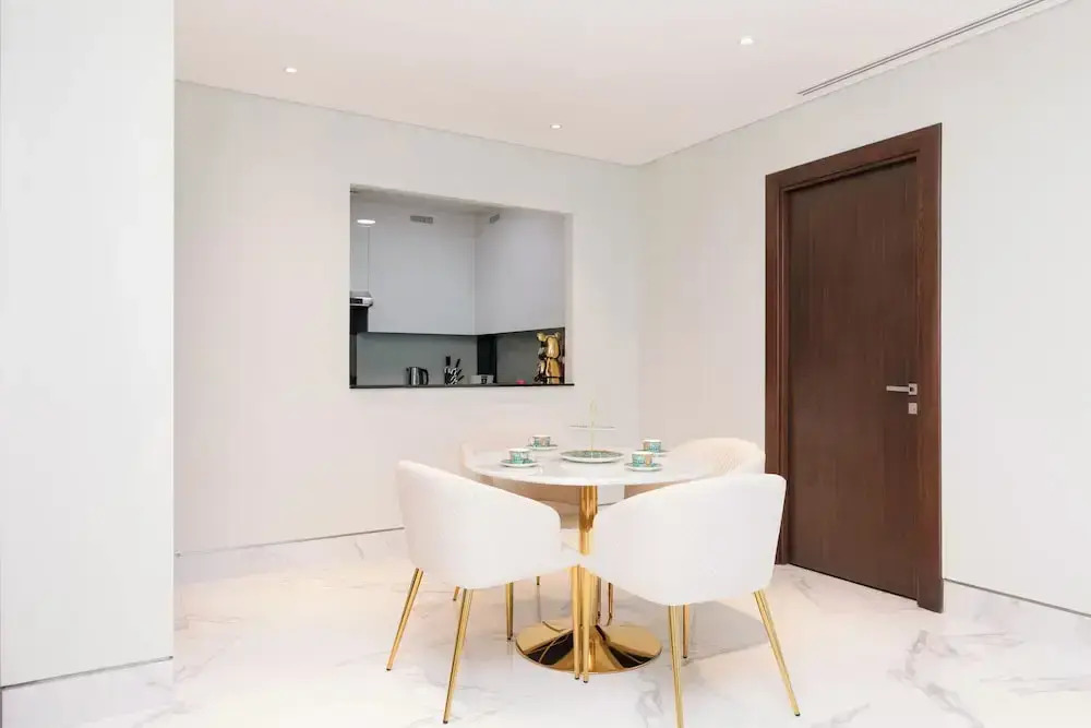Simply Comfort Vacation Homes Rental Spacious Apts in J One Canal Views Quiet & Central