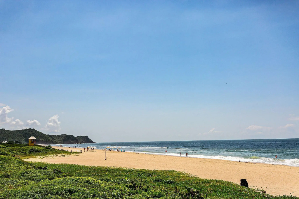 Apt Moderno com varanda a 150m do mar ABC0202