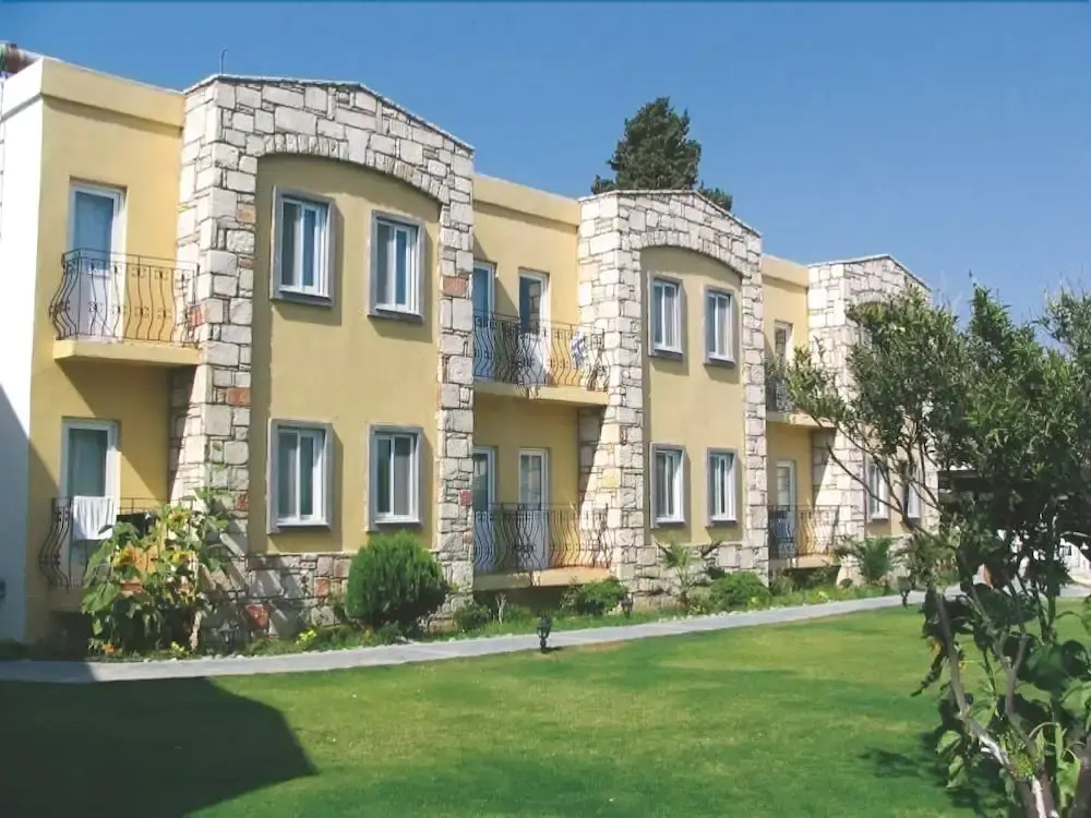 Parilti Hotel
