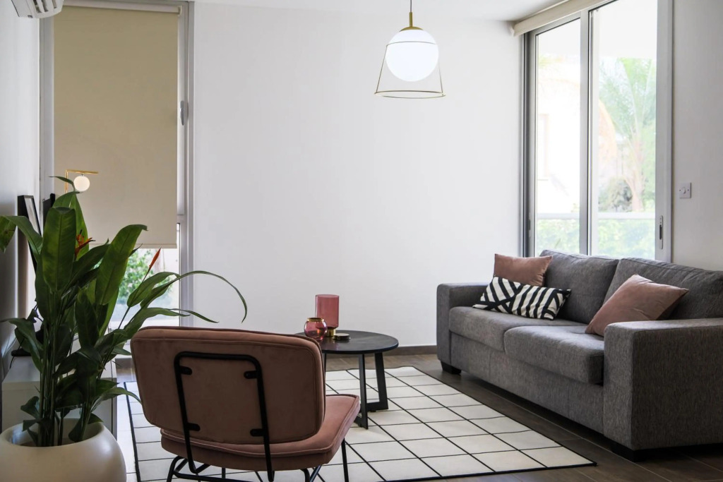Phaedrus Living: City Luxury Flat Anemone 103