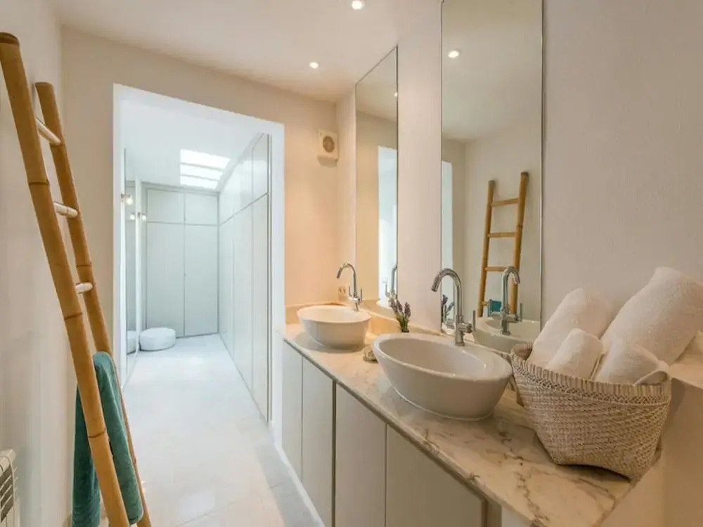 Villa in Porroig with Stunning Sea Views