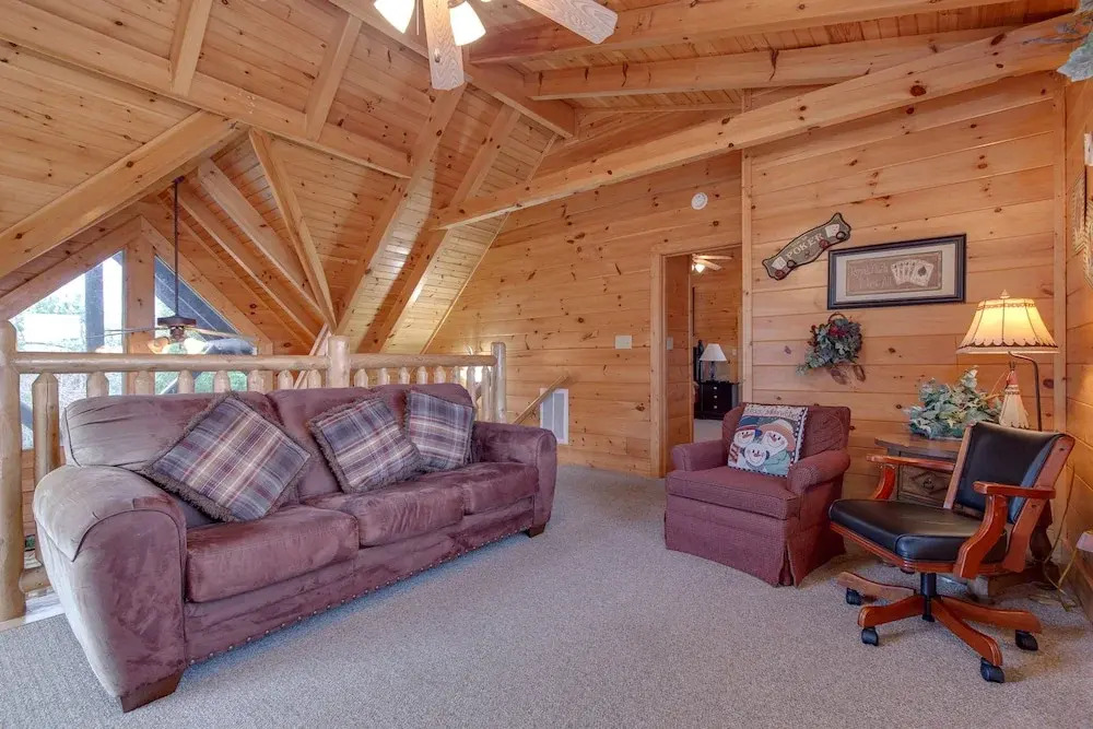Destinys Lodge by Vtrips