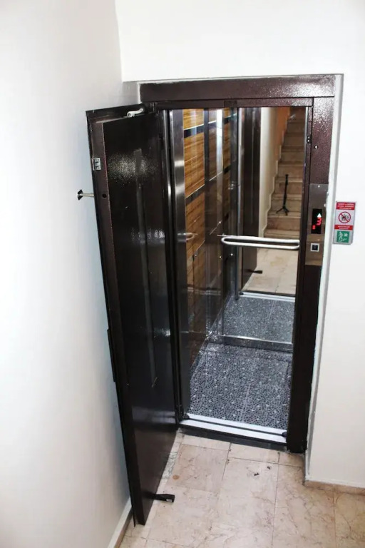 White Crown Apartman ve Yaşam Merkezi