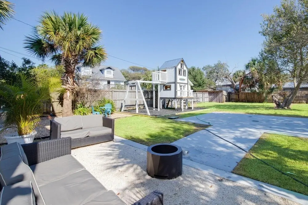 114 E Lakeshore Dr - The Sandcastle by Blue Swell