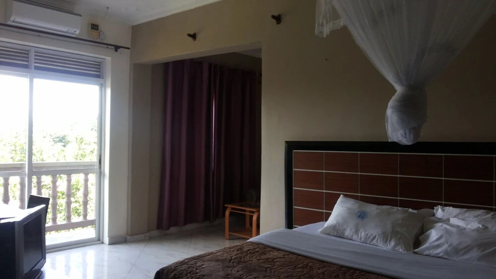 Pauline Hotel