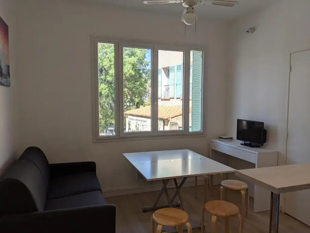 Appartement au cœur de cassis vue sur le parc