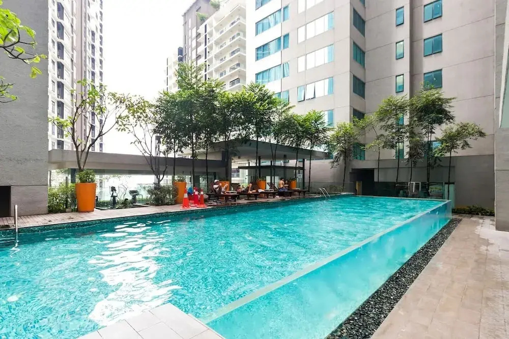 Bright 2BR Condo for 5 W/kl City View