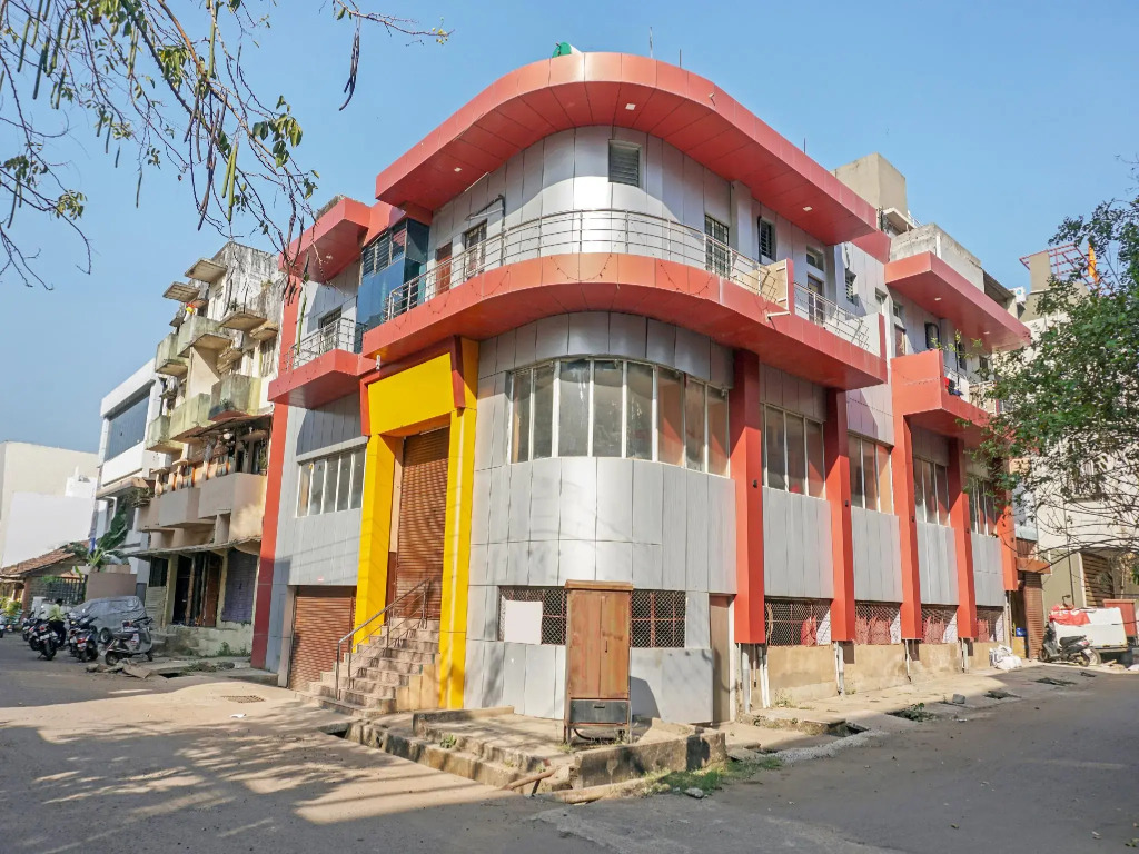 OYO Flagship 19680 Suman Lodging