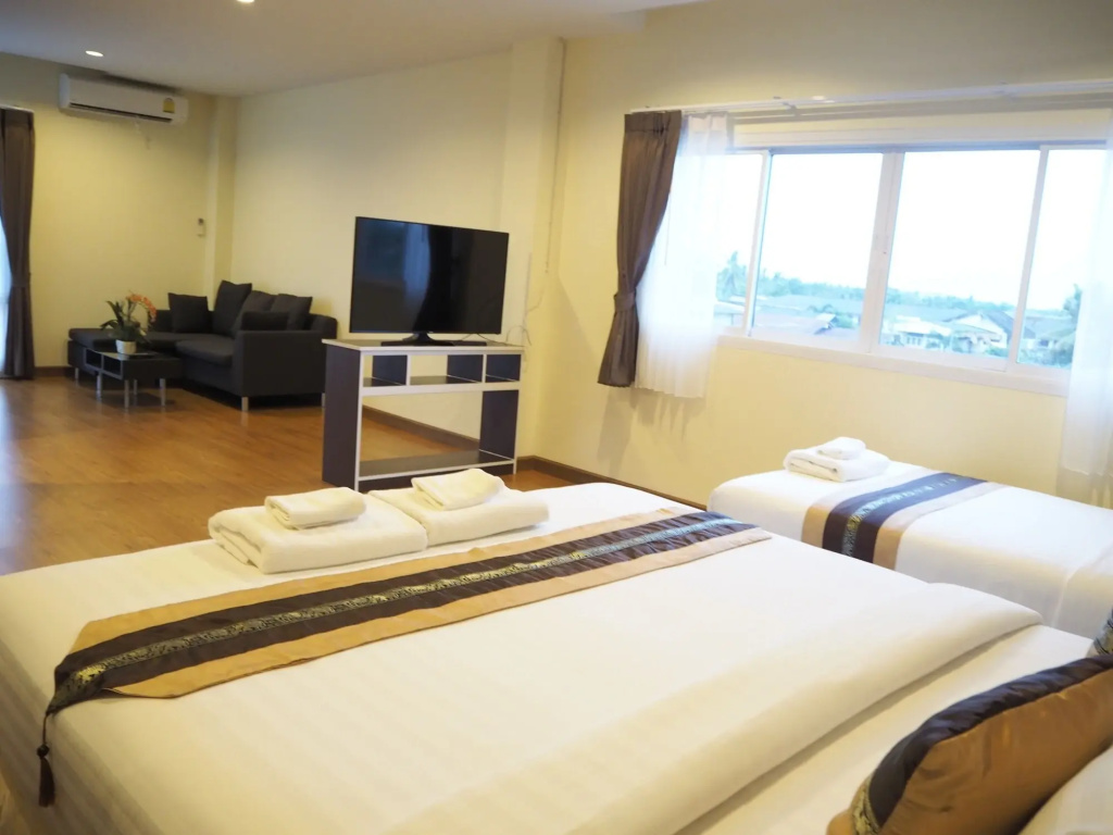 Suksomboon Hotel
