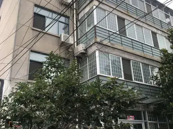 Linyi Riverside Business Hotel