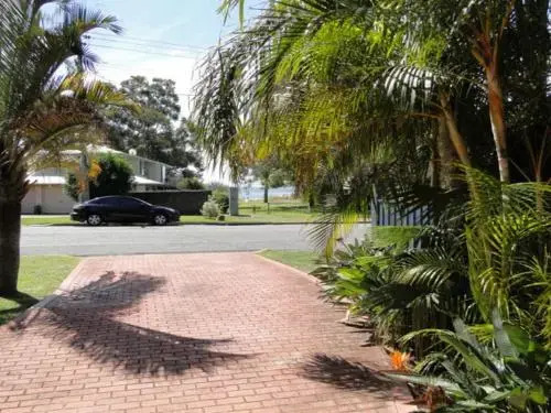 2 'Copacabana', 61 Sandy Point Road - Cute Unit With Water Views From The Balcony