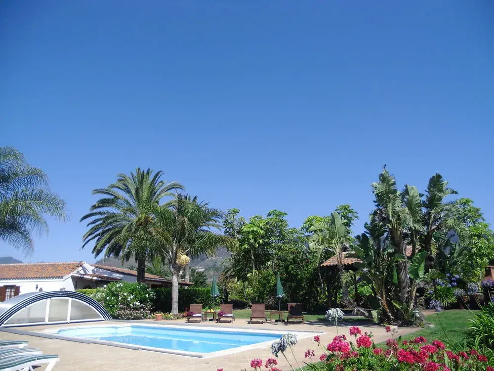 Finca El Picacho Apartments in the countryside 2 Km from the beach