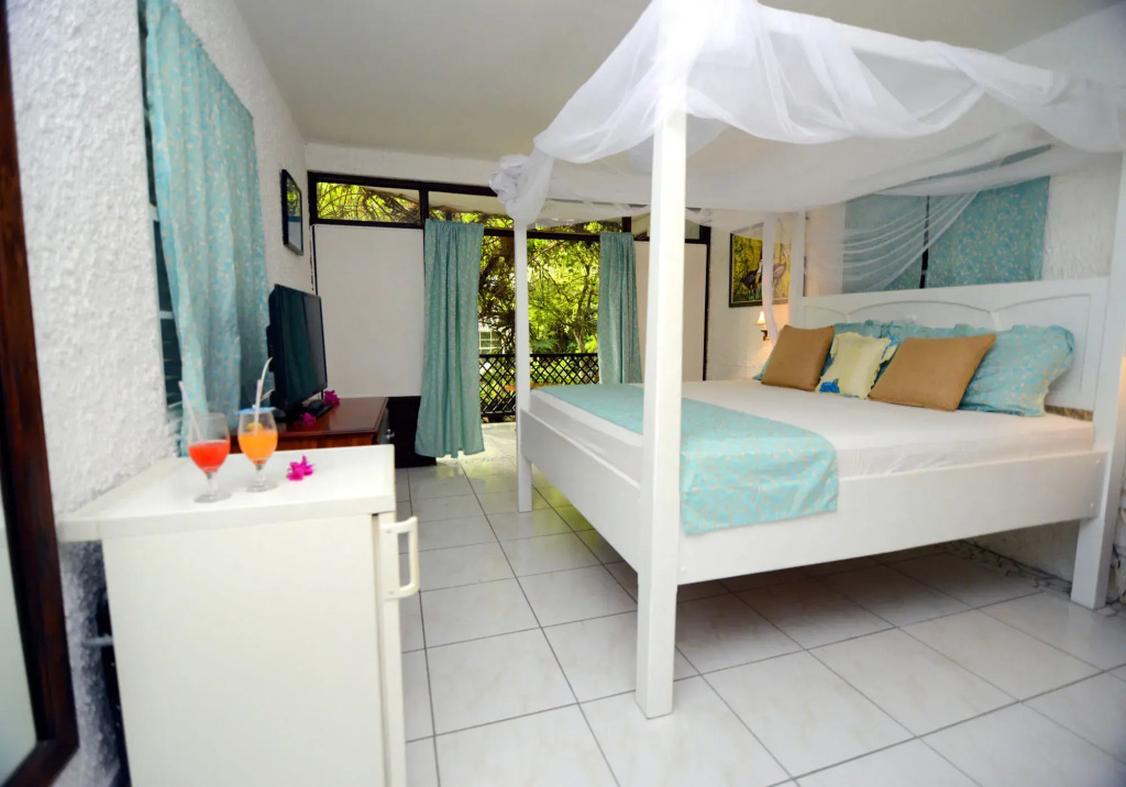 Hummingbird Beach Resort