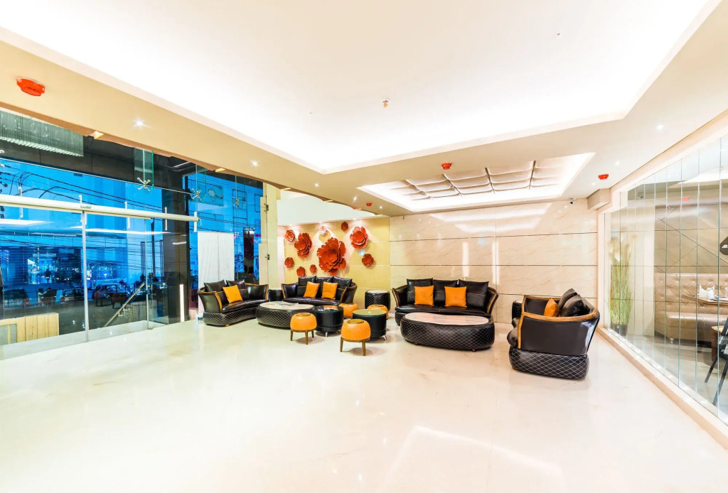Hotel D'corbiz
