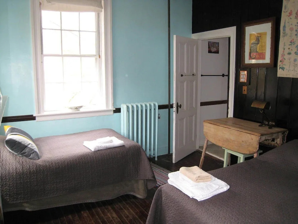 Higganum House B&B