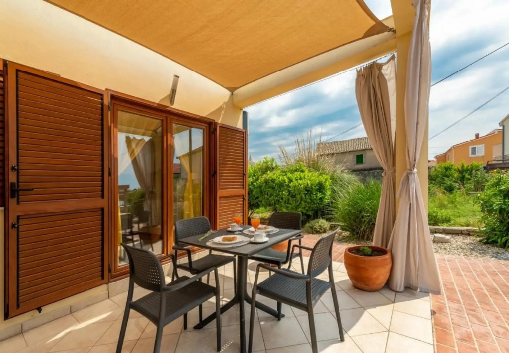 Bosko - 30m From the sea With Parking - A1