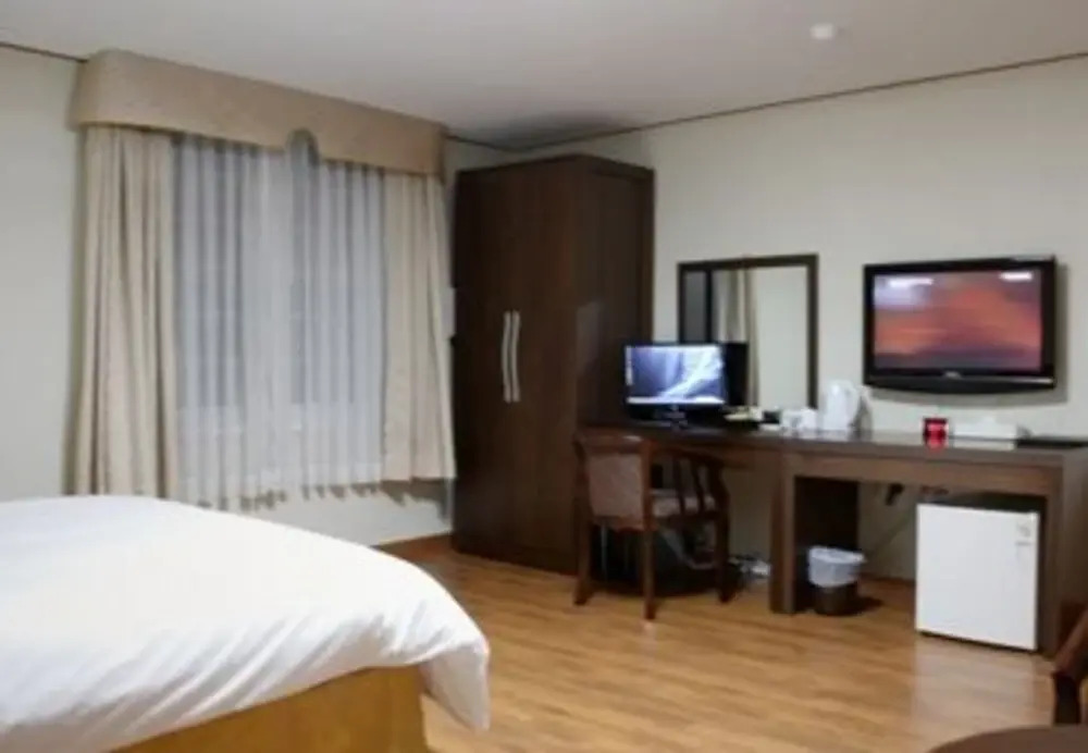 Yes Hotel