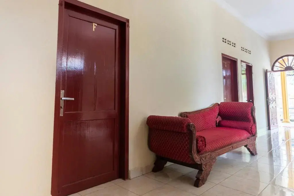 RedDoorz at Samuel Homestay Pematangsiantar