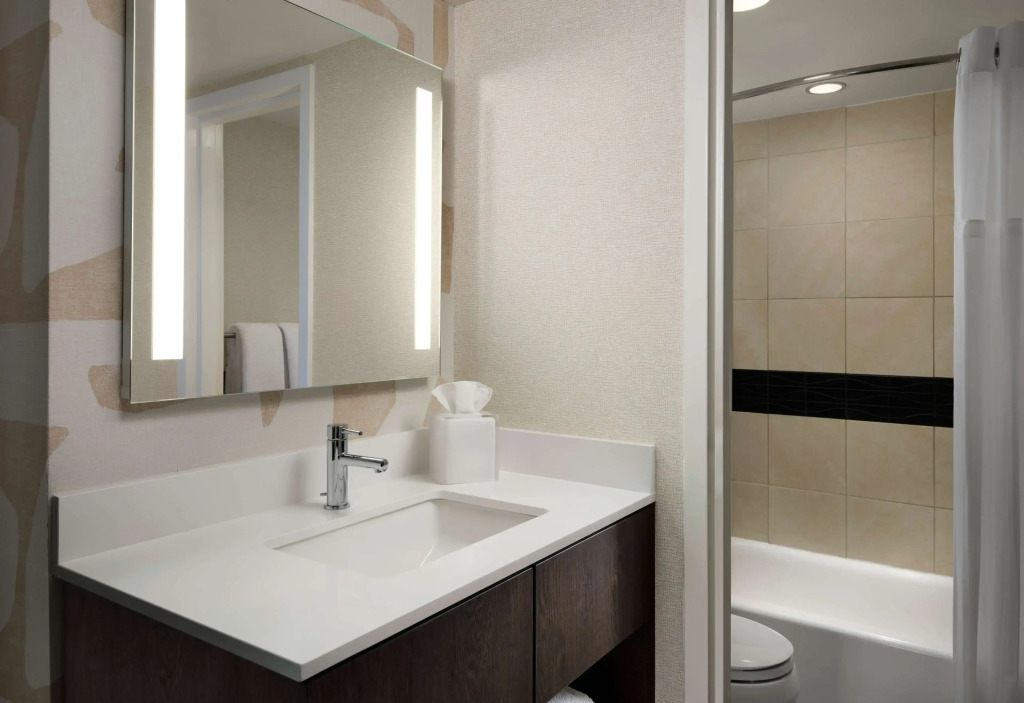 Sonesta ES Suites Chicago Downtown Magnificent Mile Medical
