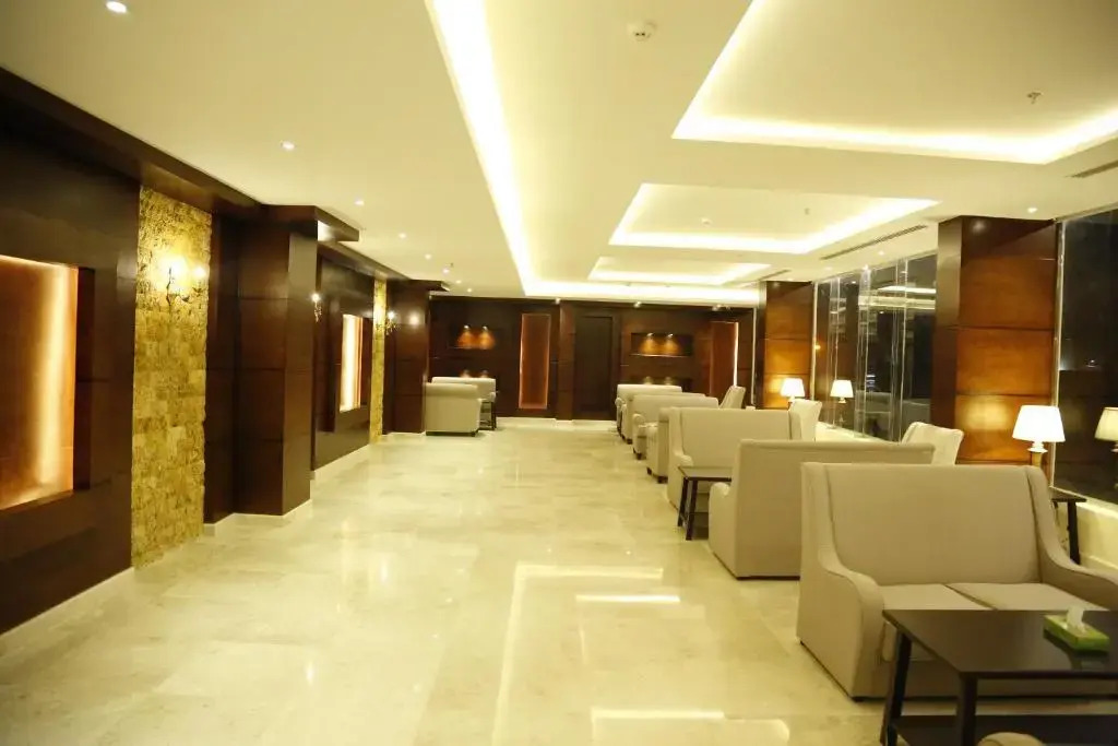 Flora Hotel Suite 2