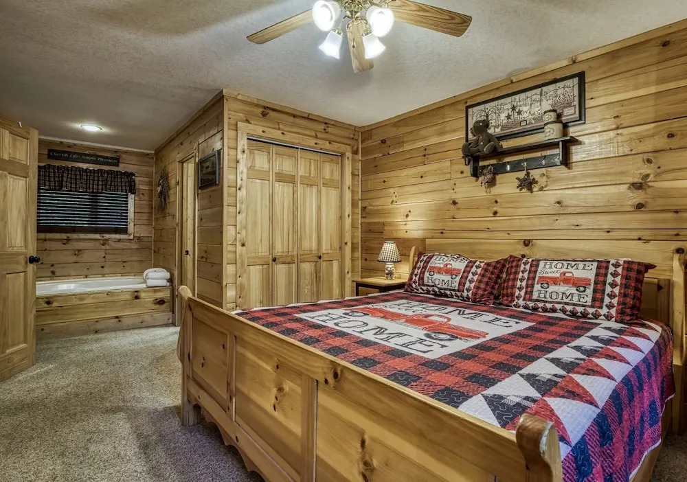 ER306- A Smoky Mountain Dream- Great location- Close to town cabin