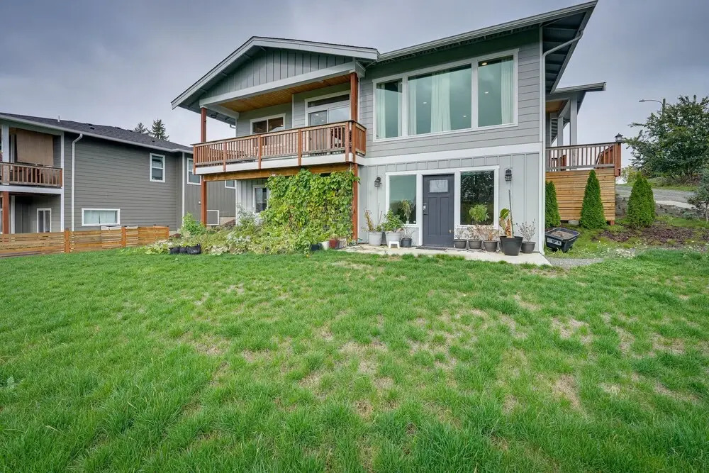 Modern Blaine Vacation Rental, 33 Mi to Vancouver!