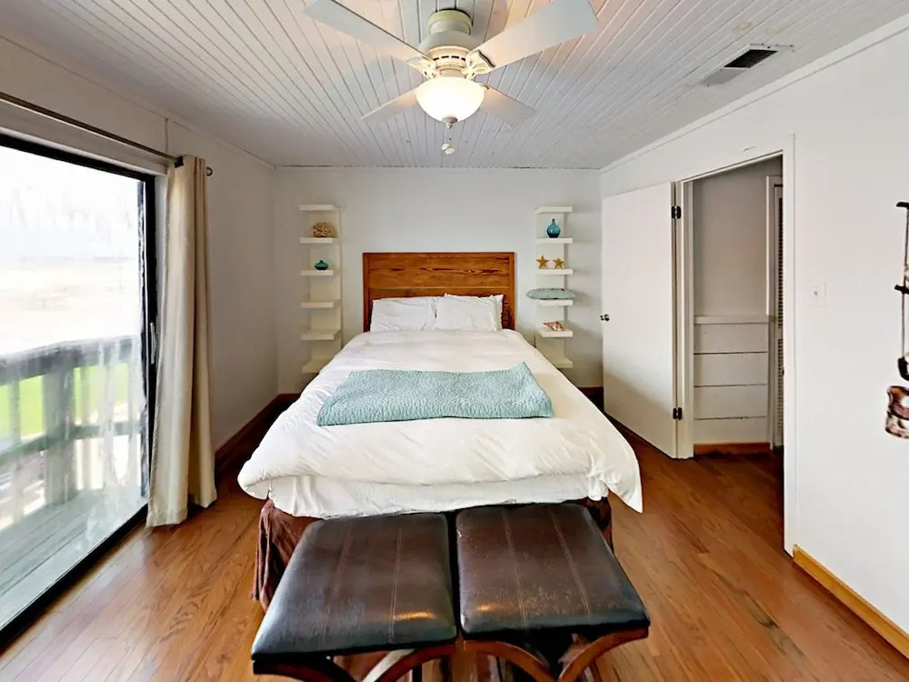 554 E Beach Blvd Townhouse Unit 6 2 Bedrooms 2 Bathrooms Townhouse