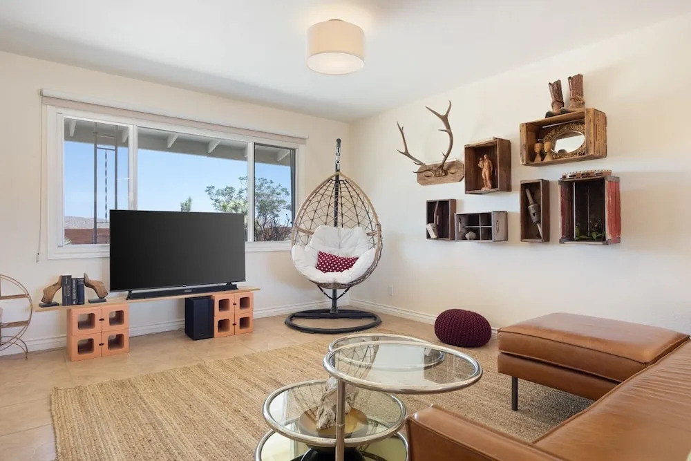 Yucca Valley Hideaway - Hammocks, Fire Pit & Grill 2 Bedroom Home By Redawning